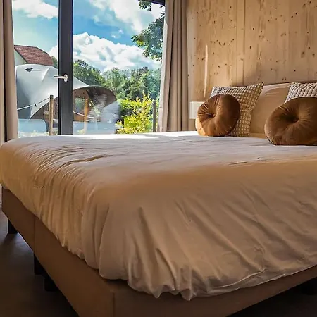 Holiday home Tinyhouse Dille Met Hottub Meerssen