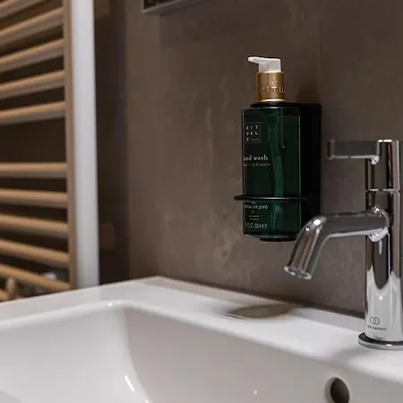 Tinyhouse Dille Met Hottub *