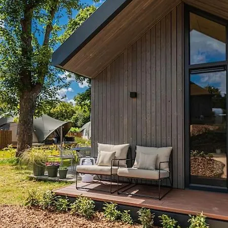 Tinyhouse Dille Met Hottub