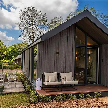 Tinyhouse Dille Met Hottub Holiday home *